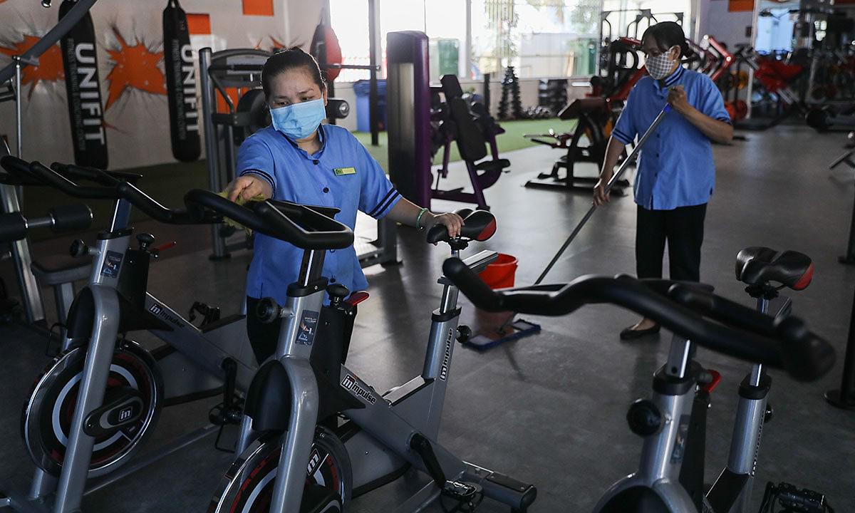 HCMC bans public gatherings of over 30, suspends more services
