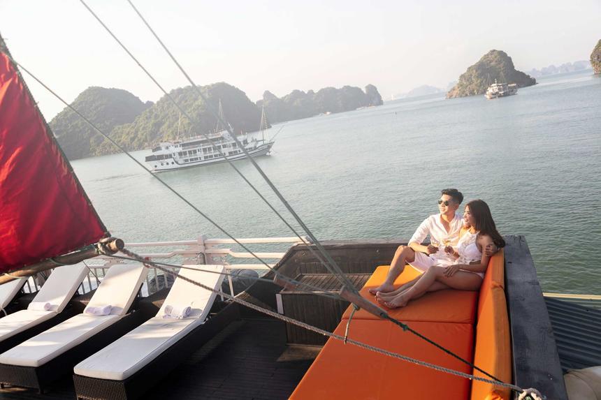 Discover magnificent Halong Bay on Syrena Cruises 2 days