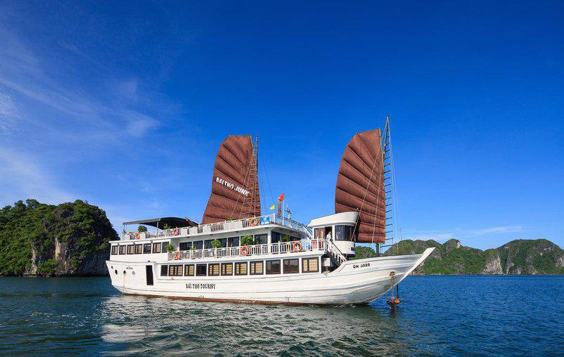 One Day Halong Bay Seaplane Tour and Cruise