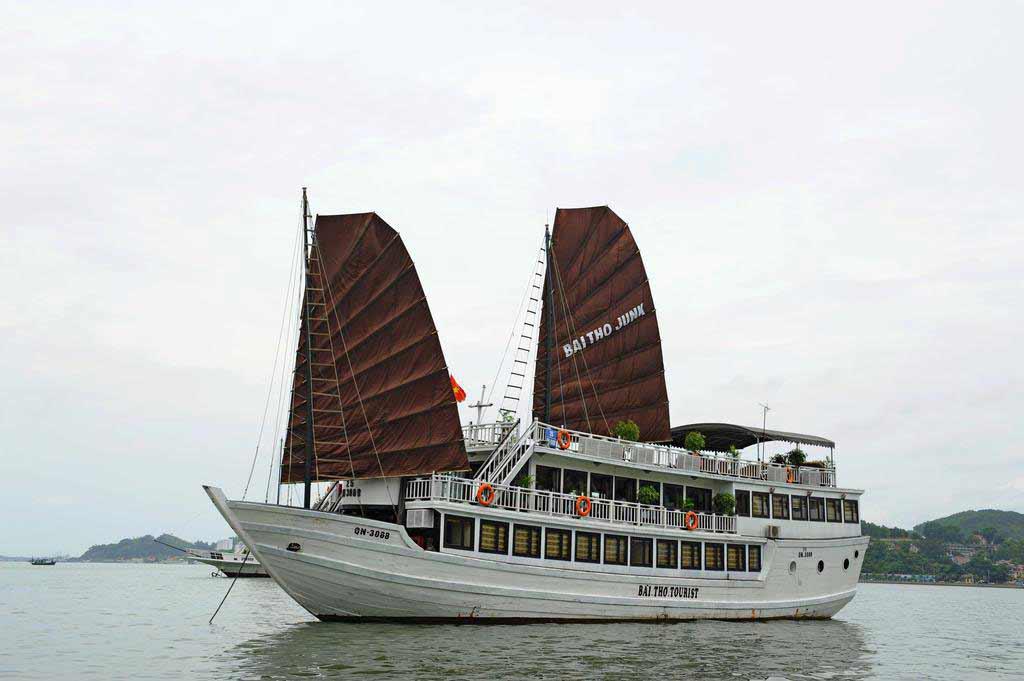 One Day Halong Bay Seaplane Tour and Cruise
