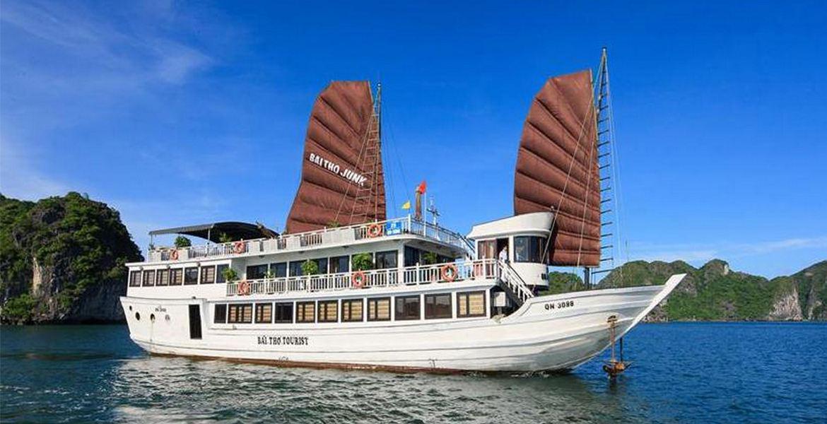 Tour Bai Tho 2 Cabin Deluxe Junk in Halong Bay 3 days